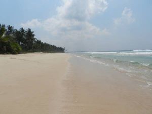 Koggala Beach links von Haus am Meer
